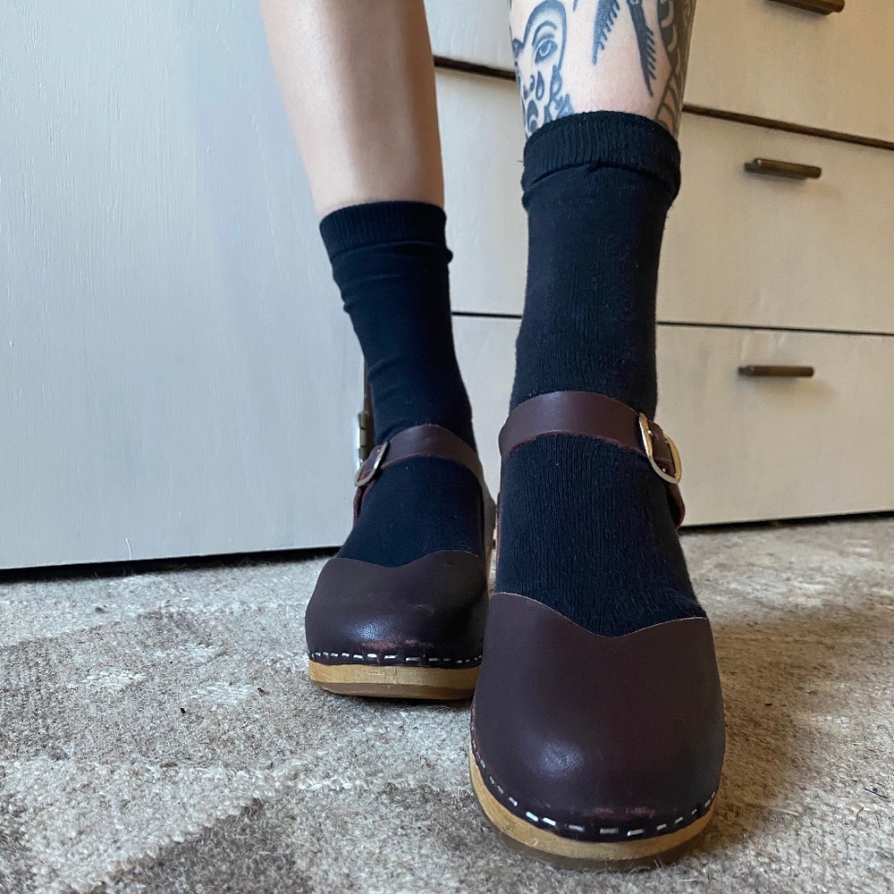 MIA genuine leather and wood clogs